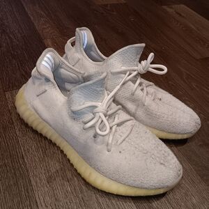 Adidas Yeezy Boost 350 V2 Cream Triple White Low Sneakers Mens Size 9.5